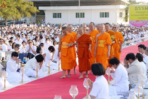 ภาพ No.291927:วันที่ 10 มกราคม พ.ศ. 2569 พิธีจุดประทีปถวายเป็นพุทธบูชา และบูชาธรรมมหาปูชนียาจารย์  ณ อนุสรณ์สถานคลองบางนางแท่น อ.สามพราน จ.นครปฐม ในโครงการธรรมยาตรา กตัญญูบูชา มหาปูชนียาจารย์ พระมงคลเทพมุนี(สด จนฺทสโร) พระผู้ปราบมาร อนุสรณ์สถาน 7 แห่ง ปีที่ 14