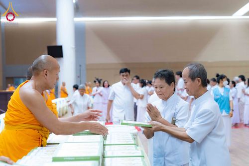 ภาพ No.310584:วันอาทิตย์ที่ 22 กุมภาพันธ์ พ.ศ. 2569 พิธีมุทิตาสักการะในโอกาสอายุวัฒนะมงคล 80 ปี พระพรหมวชิรปัญญาจารย์ (ทองดี สุรเตโช ป.ธ.9) ณ ห้องแก้วสารพัดนึก 2 วัดพระธรรมกาย จ.ปทุมธานี