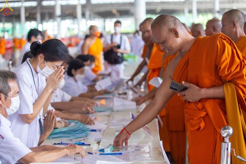 ภาพ No.85056:บรรยากาศการต้อนรับพระสังฆาธิการทั่วประเทศ และพิธีบูชาข้าวพระในวันสมาธิโลก วันอาทิตย์ต้นเดือนที่ 6 สิงหาคม พ.ศ. 2566 ณ สภาธรรมกายสากล วัดพระธรรมกาย