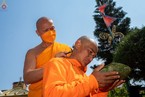 ภาพ No.77593:พิธีตัดปอยผมและปลงผมนาคธรรมทายาท ในโครงการบรรพชาสามเณรหมู่ ประเทศเนปาล วันที่ 11 มีนาคม พ.ศ.2566