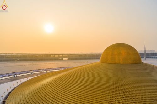 ภาพ No.79711:พิธีเวียนประทักษิณ ณ พระมหาธรรมกายเจดีย์ และพิธีวันทาเจดีย์ ในโครงการบรรพชาสามเณรฟื้นฟูพระพุทธศาสนาทั่วไทย วันเสาร์ที่ 8 เมษายน พ.ศ.2566