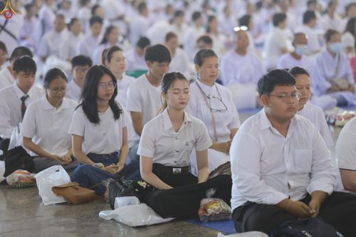 ภาพ No.318122:วันอาทิตย์ต้นเดือนที่ 5 เมษายน พ.ศ.2569 พิธีตักบาตร ณ บ้านแก้วเรือนทองคุณยายอาจารย์ฯ วัดพระธรรมกาย