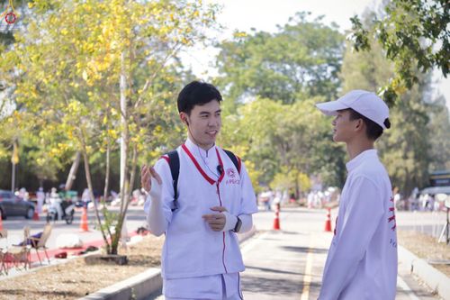 ภาพ No.296029:ภาพเบื้องหลังอาสาสมัครรวมใจ ชุดที่ 1 ในโครงการธรรมยาตรา กตัญญูบูชา มหาปูชนียาจารย์ พระมงคลเทพมุนี(สด จนฺทสโร) พระผู้ปราบมาร อนุสรณ์สถาน 7 แห่ง ปีที่ 14