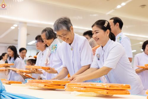 ภาพ No.318569:วันอาทิตย์ต้นเดือนที่ 5 เมษายน พ.ศ.2569 พิธีทอดผ้าป่าสมทบมหาสังฆทาน 40,000 กว่าวัดทั่วประเทศ ณ สภาธรรมกายสากล วัดพระธรรมกาย