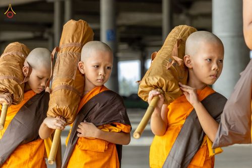 ภาพ No.81029:การฝึกเดินธุดงค์ของสามเณร ในโครงการบรรพชาสามเณรเพื่อฟื้นฟูพระพุทธศาสนาทั่วไทย ประจำปี 2566 ณ วิหารคดชั้น2 วัดพระธรรมกาย