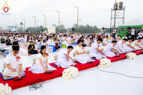 ภาพ No.284679:วันอาทิตย์ที่ 14 ธันวาคม พ.ศ.2568  พิธีทำบุญเมืองสุราษฎร์ธานี 110ปี และพิธีตักบาตรพระสงฆ์ 1,110 รูป  ณ บริเวณริมน้ำวัดกลาง (เก่า) ถนนบ้านดอน ตำบลตลาดใหม่ อำเภอเมือง จังหวัดสุราษฎร์ธานี