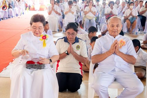 ภาพ No.199301:พิธีทอดผ้าป่าทำนุบำรุงศาสนสถาน ณ วัดลำพญา ตำบลลำพญา อำเภอบางเลน จังหวัดนครปฐม ในโครงการธรรมยาตรา กตัญญูบูชา มหาปูชนียาจารย์ พระมงคลเทพมุนี(สด จนฺทสโร) พระผู้ปราบมาร อนุสรณ์สถาน 7 แห่ง ปีที่ 13 วันที่ 21 มกราคม พ.ศ. 2568