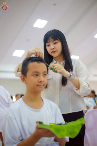 ภาพ No.213823:วันเสาร์ที่ 29 มีนาคม พ.ศ. 2568 พิธีตัดปอยผม ขอขมาผู้ปกครอง มอบบาตร-ผ้าไตร และพิธีบรรพชาสามเณร ณ ศูนย์ปฏิบัติธรรมจังหวัดระยอง (บ้านช่องลม) ต.บางบุตร อ.บ้านค่าย จ.ระยอง