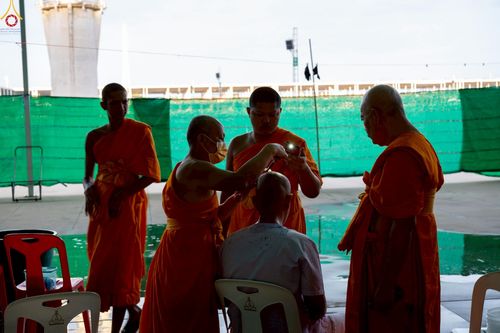 ภาพ No.242996:วันที่ 31 สิงหาคม พ.ศ. 2568 พิธีตัดปอยผมและปลงผม โครงการอุปสมบทหมู่บูชาธรรม ครบรอบ 108 ปี วันครูผู้ค้นพบวิชชาธรรมกาย ณ วัดพระธรรมกาย