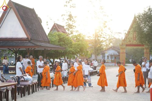 ภาพ No.61111:สามเณรออกบิณฑบาต และกิจกรรมอบรมสามเณร ในโครงการบรรพชาสามเณรฟื้นฟู พระพุทธศาสนาทั่วไทย ณ ศูนย์อบรมที่พักสงฆ์บ้านร่มเย็น จ.นราธิวาส วันที่ 2-15 เมษายน พ.ศ. 2567