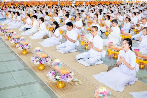 ภาพ No.143223:พิธีถวายภัตตาหารเพื่อเป็นกำลังแห่งการเข้าถึงธรรม ของพระภิกษุสามเณร วัดพระธรรมกาย วันเสาร์ที่ 6 กรกฏาคม พ.ศ. 2567 ณ หอฉันคุณยายอาจารย์ วัดพระธรรมกาย จ.ปทุมธานี