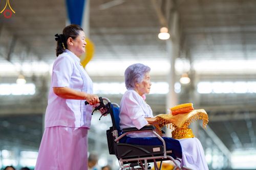 ภาพ No.154540:พิธีทอดผ้าป่าสมทบกฐินวัดพระธรรมกาย และสมทบกฐิน 30,000 วัดทั่วไทย ครั้งที่ 2 ณ สภาธรรมกายสากล วัดพระธรรมกาย วันอังคารที่ 17 กันยายน พ.ศ. 2567