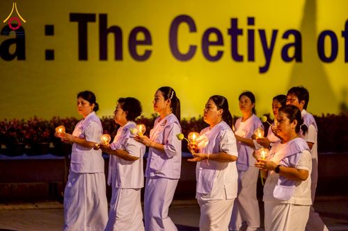 ภาพ No.224255:วันที่ 3-5 พฤษภาคม พ.ศ. 2568  กิจวัตร-กิจกรรมโครงการปฏิบัติธรรมอบรมศีลธรรม “บวชอุบาสิกาแก้ว” ถวายเป็นพระราชกุศล แด่พระบาทสมเด็จพระเจ้าอยู่หัว เนื่องในโอกาสมหามงคล “วันฉัตรมงคล” ณ วัดพระธรรมกาย อ.คลองหลวง จ.ปทุมธานี