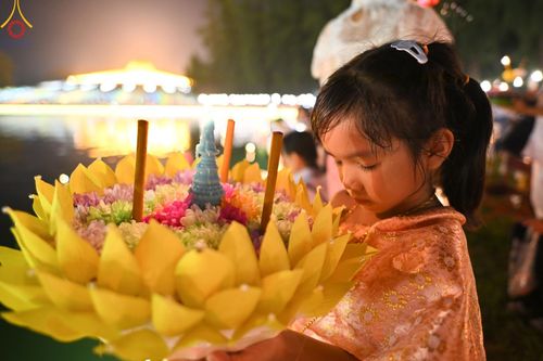ภาพ No.170339:พิธีลอยกระทงธรรม ณ สระเศรษฐีทะเลบุญ มหาวิหารพระมงคลเทพมุนีฯ วัดพระธรรมกาย วันศุกร์ที่ 15 พฤศจิกายน พ.ศ.2567 (วันเพ็ญ 15 ค่ำ เดือน 12)