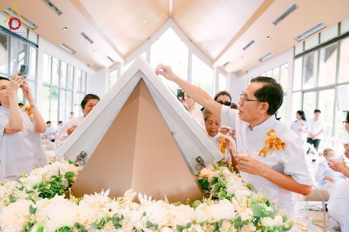 ภาพ No.171820:พิธีทอดกฐิน ศูนย์ปฏิบัติธรรมแก้วเมืองเลย วันที่ 27 ตุลาคม พ.ศ. 2567