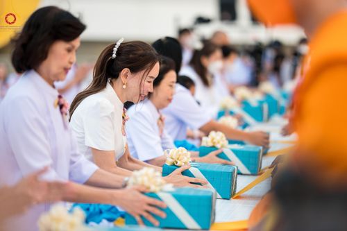 ภาพ No.118507:พิธีตักบาตรพระธรรมยาตรา ปีที่ 12 ณ อนุสรณ์สถานลำดับที่ 5 สถานที่เผยแผ่วิชชาธรรมกายครั้งแรก อนุสรณ์สถานบางปลา จ.นครปฐม วันที่ 25 มกราคม พ.ศ. 2567