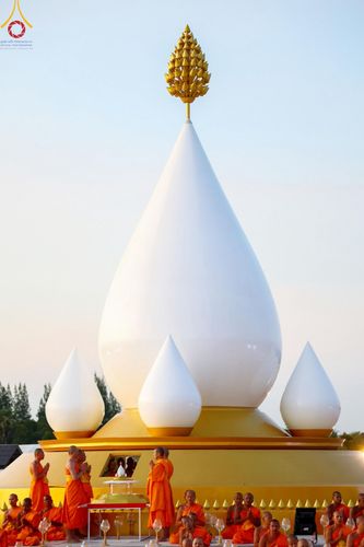 ภาพ No.211670:วันอาทิตย์ที่ 16 มีนาคม พ.ศ. 2568 พิธีอัญเชิญพระบรมสารีริกธาตุ ประดิษฐาน ณ ปทุมเจดีย์ ศูนย์อบรมเยาวชนปัตตานี