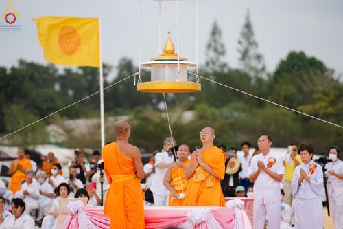 ภาพ No.129386:พิธีประดิษฐานพระบรมสารีริกธาตุ ณ มหารัตนะเจดีย์สิริปทุมสวรรค์ ศูนย์ปฏิบัติธรรมภาคใต้ อ.บางกล่ำ จ.สงขลา วันที่ 10 มีนาคม พ.ศ.2567