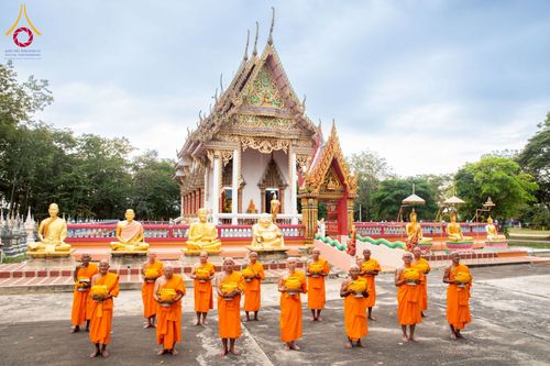 ภาพ No.276408:วันศุกร์ที่ 5 ธันวาคม 2568 (วันพ่อแห่งชาติ) พิธีบรรพชาอุปสมบทหมู่ธรรมทายาท จำนวน 14 รูป โครงการบรรพชาอุปสมบทหมู่ รุ่นบูชาธรรมมหาปูชนียาจารย์ ประจำปี 2568  ณ ศูนย์อบรมเยาวชนบางปะหัน จังหวัดพระนครศรีอยุธยา