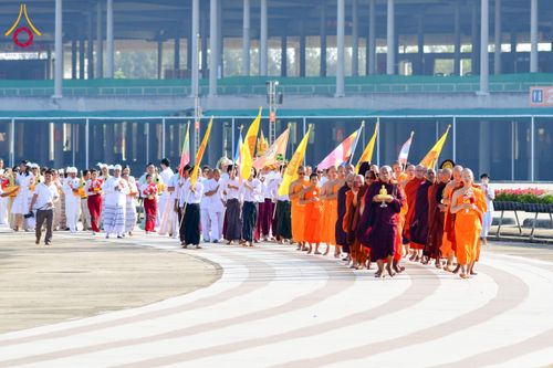 ภาพ No.209681:วันอาทิตย์ที่ 2 มีนาคม พ.ศ. 2568 พิธีภาคบ่าย สัมมนาพิเศษ, ปฏิบัติธรรม พิธีรับมอบพระบรมสารีริกธาตุ ณ สภาธรรมกายสากล วัดพระธรรมกาย