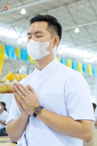 ภาพ No.80866:พิธีตักบาตร , พิธีบูชาข้าวพระในวันอาทิตย์ต้นเดือน วันที่ 7 พฤษภาคม พ.ศ. 2566 ณ วัดพระธรรมกาย