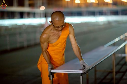 ภาพ No.218497:วันที่ 15 - 18 เมษายน พ.ศ. 2568 การเตรียมภาชนะสำหรับถวายภัตตาหาร , การจัดโต๊ะเก้าอี้ในลานธรรม , การแพ็คพัสดุงานต้อนรับ เพื่องานวันคุ้มครองโลก 22 เมษายน พ.ศ.2568 วัดพระธรรมกาย