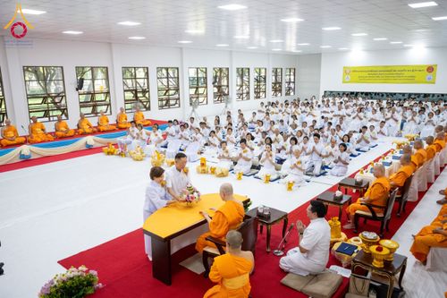 ภาพ No.160842:พิธีเจริญพระพุทธมนต์ และปิดแผ่นทองรูปเหมือน พระเดชพระคุณพระมงคลเทพมุนี (สด จนฺทสโร) พระผู้ปราบมาร จำนวน 3 องค์ วันเสาร์ที่ 5 ตุลาคม พ.ศ. 2567 ณ อาคารปลูกศรัทธา 2 (ชานชลาเดิม) วัดพระธรรมกาย อ.คลองหลวง จ.ปทุมธานี