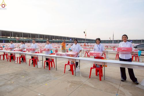 ภาพ No.225097:วันที่ 20 - 27 เมษายน พ.ศ. 2568 "ภาพแห่งความปลื้มที่ไม่มีวันจบ" คณะสงฆ์สามเณร เจ้าหน้าที่ และสาธุชน ร่วมแรงร่วมใจกันเตรียมงานและเก็บงาน เพื่อวันคุ้มครองโลก พิธีถวายมหาสังฆทานคณะสงฆ์ 40,000 กว่าวัดทั่วประเทศ