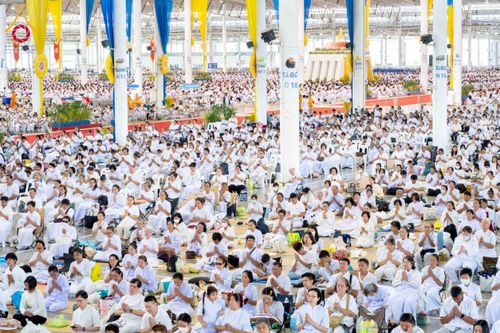 ภาพ No.277182:วันอาทิตย์ที่ 7 ธันวาคม พ.ศ. 2568 พิธีบูชาข้าวพระ ณ สภาธรรมกายสากล วัดพระธรรมกาย