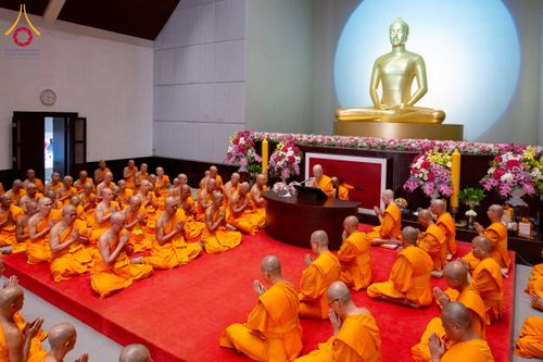 ภาพ No.233186:วันที่ 11 กรกฏาคม พ.ศ. 2568 พิธีอธิษฐานพรรษา ของคณะสงฆ์ ณ โบสถ์พระไตรปิฎก วัดพระธรรมกาย ต.คลองสาม อ.คลองหลวง จ.ปทุมธานี