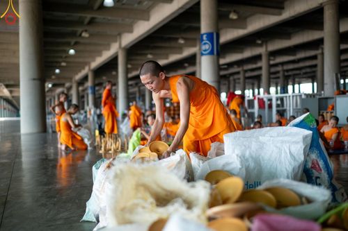 ภาพ No.60872:V.37 ยิ่งกว่าดี เพื่อ 80 ปีของพ่อ ภาพการเตรียมงานของหน่วยงานต่างๆ เพื่อพิธีฉลองอายุวัฒนมงคล 80 ปี หลวงพ่อธัมมชโย และรับถวายมหาสังฆทาน 10,000 กว่าวัดทั่วประเทศ ในวันคุ้มครองโลก วันจันทร์ที่ 22 เมษายน พ.ศ. 2567