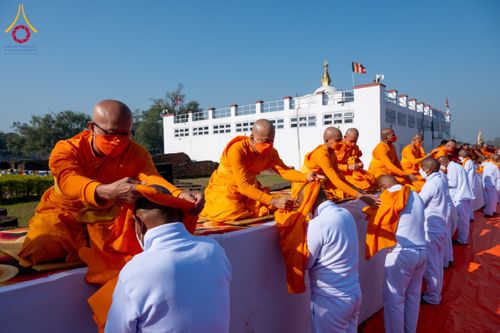 ภาพ No.130507:พิธีบรรพชาธรรมทายาท ในโครงการบรรพชา 1,250 รูป ณ แดนประสูติ สวนลุมพินี ประเทศเนปาล วันที่ 9 มีนาคม พ.ศ. 2567