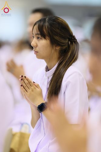 ภาพ No.209579:วันอาทิตย์ที่ 2 มีนาคม พ.ศ. 2568 พิธีบูชาข้าวพระ ณ สภาธรรมกายสากล วัดพระธรรมกาย