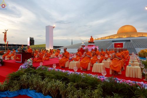 ภาพ No.252934:วันที่ 10 ตุลาคม พ.ศ. 2568 พิธีปลูกต้นทรัพย์บานชื่น ณ ลานธรรม วัดพระธรรมกาย