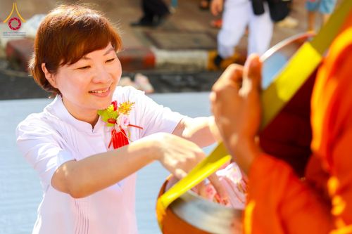 ภาพ No.147907:มหาสังฆทานครั้งยิ่งใหญ่ ตักบาตรพระ 10,000 รูป คณะสงฆ์ 4 ประเทศ 14 จังหวัดภาคใต้ วันอาทิตย์ที่ 11 สิงหาคม พ.ศ. 2567 ณ นิพัทธ์อุทิศ 3 ใจกลางนครหาดใหญ่ จ.สงขลา