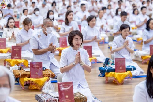 ภาพ No.228360:วันอาทิตย์ที่ 8 มิถุนายน พ.ศ. 2568 พิธีถวายทุนสนับสนุนพระไตรปิฎกฉบับธรรมชัย และอนุรักษ์คัมภีร์โบราณ ณ ห้องแก้วสารพัดนึก 2 วัดพระธรรมกาย