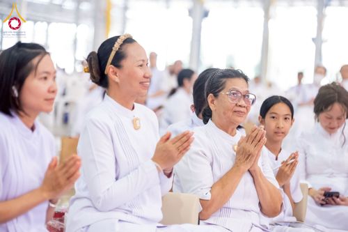 ภาพ No.237481:วันอาทิตย์ที่ 10 สิงหาคม พ.ศ.2568 พิธีมอบใบประกาศเกียรติคุณ โครงการสอบบาลี "ฉลองแชมป์" บูชาธรรม 80 ปี หลวงพ่อธัมมชโย ประจำปี 2568 และ พิธีมอบดวงแก้วสามเณรทรงบาลีไวยากรณ์ ณ สภาธรรมกายสากล วัดพระธรรมกาย ปทุมธานี