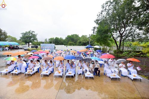 ภาพ No.249988:วันอังคารที่ 30 กันยายน พ.ศ. 2568 พิธีตอกเสามงคลต้นแรกอาคารเศรษฐีถาวร ที่พักผู้มาปฏิบัติธรรม ณ ศูนย์ปฏิบัติธรรมจันทบุรี