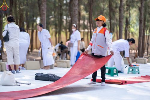 ภาพ No.112493:V.11 สามารถ การเตรียมงาน เก็บงาน การรับบุญของเจ้าหน้าที่หน่วยงานต่างๆ เพื่อโครงการธรรมยาตรา กตัญญูบูชา มหาปูชนียาจารย์ พระมงคลเทพมุนี (สด จนฺทสโร) พระผู้ปราบมาร อนุสรณ์สถาน 7 แห่ง ปีที่ 12 ระหว่างวันที่ 2 - 31 มกราคม พ.ศ.2567