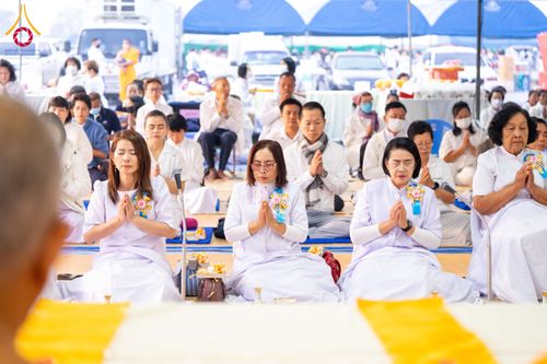 ภาพ No.200241:พิธีถวายภัตตาหารเป็นสังฆทาน แด่พระธรรมยาตรา ณ อนุสรณ์สถานบางปลา วัดบางปลา อำเภอบางเลน จังหวัดนครปฐม ในโครงการธรรมยาตรา กตัญญูบูชา มหาปูชนียาจารย์ พระมงคลเทพมุนี(สด จนฺทสโร) พระผู้ปราบมาร อนุสรณ์สถาน 7 แห่ง ปีที่ 13 วันที่ 23 มกราคม พ.ศ. 2568