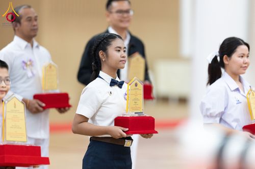 ภาพ No.207573:พิธีมอบโล่พระราชทาน สมเด็จพระกนิษฐาธิราชเจ้า กรมสมเด็จพระรัตนราชสุดาฯ สยามบรมราชกุมารี และโล่เกียรติยศโครงการตอบปัญหาธรรมะ "ทางก้าวหน้า" ครั้งที่ 42 พิธีมอบโล่วัชรเกียรติยศ โครงการตอบปัญหาศีลธรรมเพื่อสันติภาพโลก (WORLD-PEC) ครั้งที่ 18 วันที่ 12 ก.พ. 2568