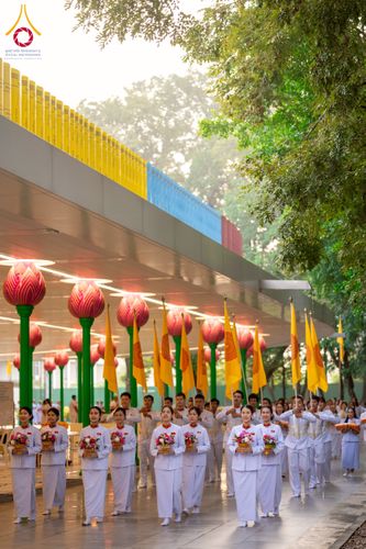 ภาพ No.244576:วันเสาร์ที่ 6 กันยายน พ.ศ. 2568 พิธีเวียนประทักษิณ และวันทาสีมาของนาคธรรมทายาท โครงการอุปสมบทหมู่บูชาธรรมครบรอบ 108 ปี วันครูผู้ค้นพบวิชชาธรรมกาย ณ โบสถ์พระไตรปิฎก วัดพระธรรมกาย