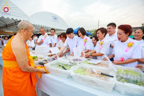 ภาพ No.118084:พิธีถวายภัตตาหารเป็นสังฆทาน แด่คณะพระธรรมยาตรา ปีที่ 12 วันที่ 24 มกราคม พ.ศ. 2567 ณ อนุสรณ์สถานบางนางแท่น จ.นครปฐม