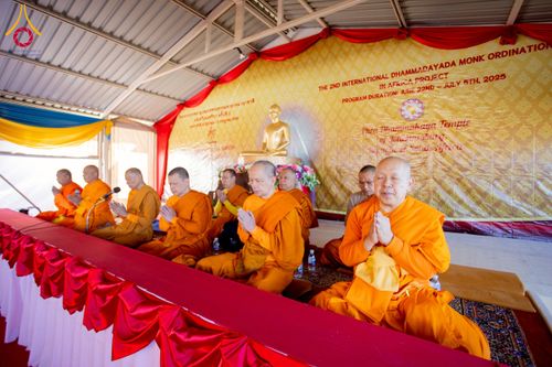 ภาพ No.231689:โครงการบรรพชาอุปสมบทหมู่ครั้งที่ 2 ณ วัดพระธรรมกายโจฮันเนสเบิร์ก ประเทศแอฟริกาใต้ วันอาทิตย์ 29 มิถุนายน พ.ศ. 2568