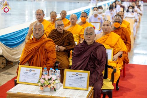 ภาพ No.127111:พิธีมอบใบประกาศเกียรติคุณองค์กรนานาชาติ และหน่วยงานที่ชักชวนคนร่วมโครงการนั่งสมาธิเพื่อสันติภาพโลกมากที่สุด วันอาทิตย์ที่ 1 มีนาคม พ.ศ. 2567 ณ สภาธรรมกายสากล วัดพระธรรมกาย