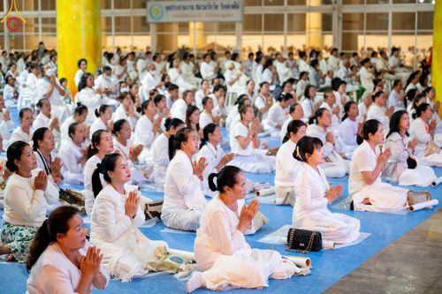 ภาพ No.187661:พิธีฉลองชัยสวดมนต์บทธัมมจักกัปปวัตนสูตร 7,000,000,000 จบ และพิธีสวดมนต์ข้ามปี วันที่ 31 ธันวาคม พ.ศ. 2567 ถึงวันที่ 1 มกราคม พ.ศ. 2568 ณ มหารัตนวิหารคด วัดพระธรรมกาย จ.ปทุมธานี