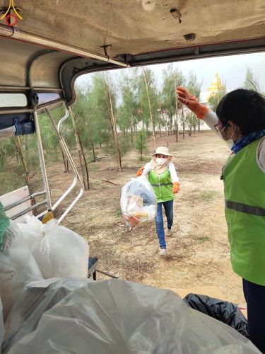 ภาพ No.119718:V.19 แกล้วกล้า การเตรียมงาน เก็บงาน การรับบุญของเจ้าหน้าที่หน่วยงานต่างๆ เพื่อโครงการธรรมยาตรา กตัญญูบูชามหาปูชนียาจารย์ พระมงคลเทพมุนี (สด จนฺทสโร) พระผู้ปราบมาร อนุสรณ์สถาน 7 แห่ง ปีที่ 12 ระหว่างวันที่ 2 - 31 มกราคม พ.ศ.2567