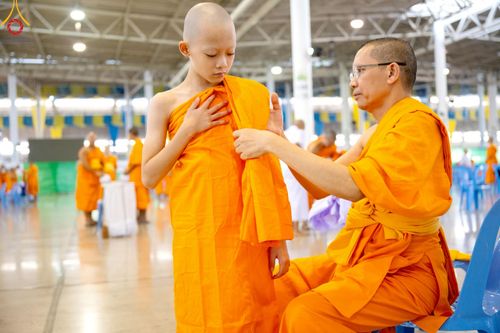 ภาพ No.215812:วันเสาร์ที่ 5 เมษายน พ.ศ. 2568 พิธีขอบรรพชา พิธีขอสรณคมน์และศีล  พิธีขอนิสสัย พิธีถวายบาตร ในโครงการบรรพชาสามเณรฟื้นฟูพระพุทธศาสนาทั่วไทย , โครงการหน่อแก้วเปรียญธรรม รุ่นที่ 13 ,  โครงการสามเณรยุวธรรมทายาท รุ่นที่ 33 , โครงการสามเณรมัชฌิมธรรมทายาท รุ่นที