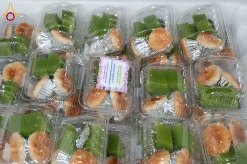 ภาพ No.192580:พิธีถวายภัตตาหารเป็นสังฆทาน แด่พระธรรมยาตรา ณ อนุสรณ์สถานคลองบางนางแท่น อ.สามพราน จ.นครปฐม ในโครงการธรรมยาตรา กตัญญูบูชา มหาปูชนียาจารย์ พระมงคลเทพมุนี(สด จนฺทสโร) พระผู้ปราบมาร อนุสรณ์สถาน 7 แห่ง ปีที่ 13 วันที่ 10 มกราคม พ.ศ. 2568