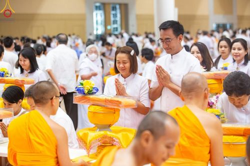 ภาพ No.212761:วันอาทิตย์ที่ 23 มีนาคม พ.ศ. 2568 พิธีร่วมบุญโครงการบรรพชาสามเณร 5,000 รูป ณ ห้องแก้วสารพัดนึก 2 วัดพระธรรมกาย